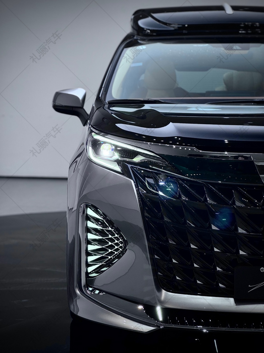 Toyota Sienna(7 seats)