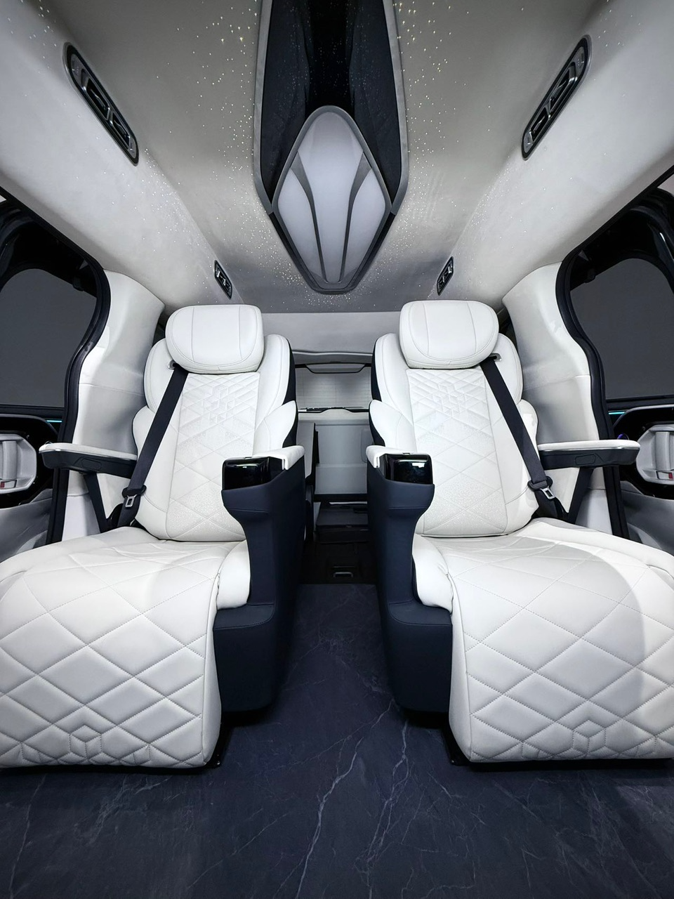 Toyota Sienna(7 seats)