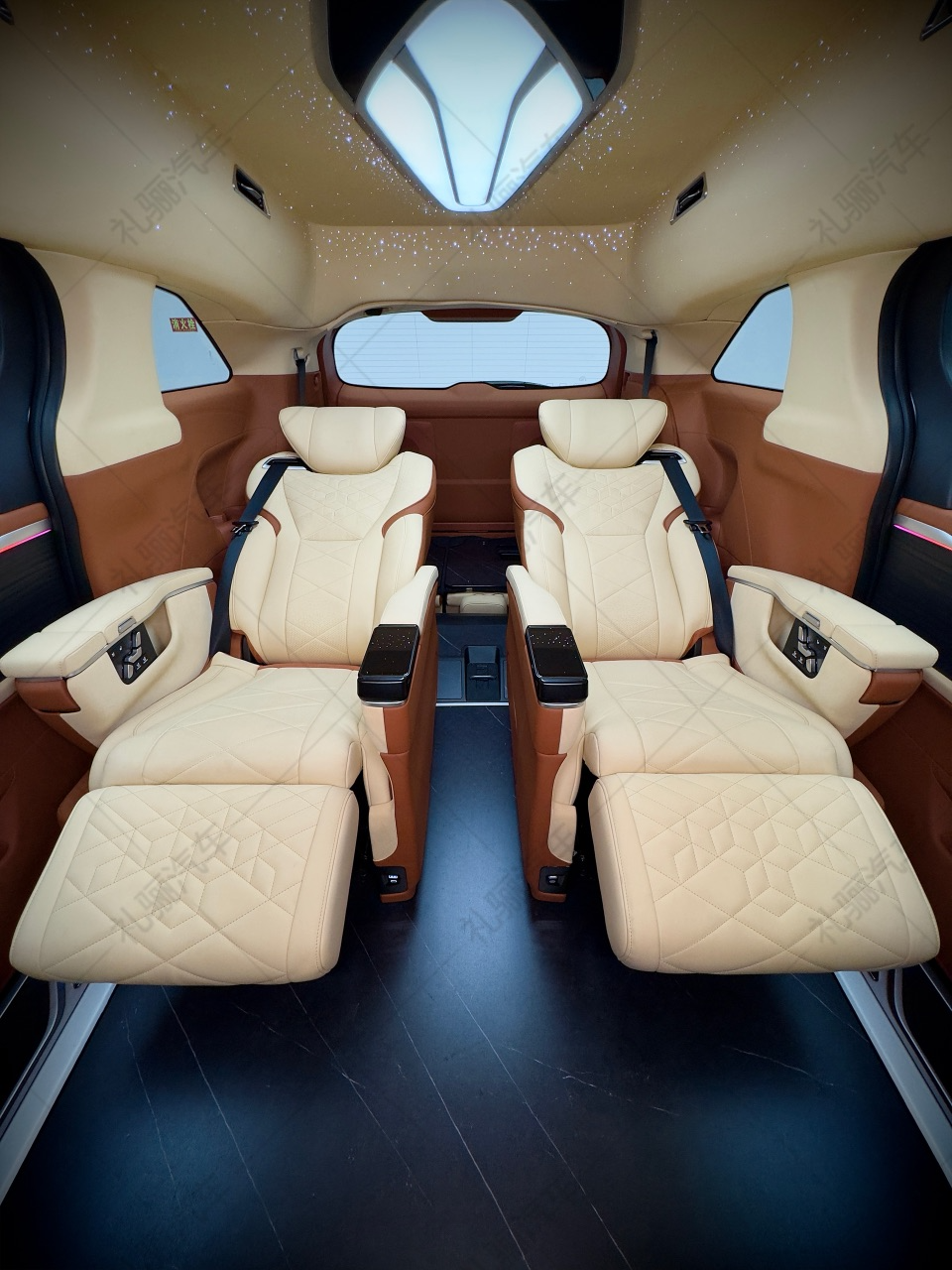 Toyota Sienna(7 seats)