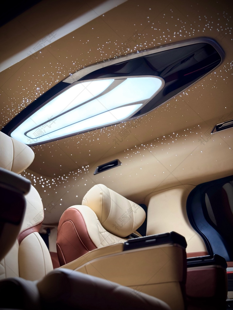 Toyota Sienna(7 seats)